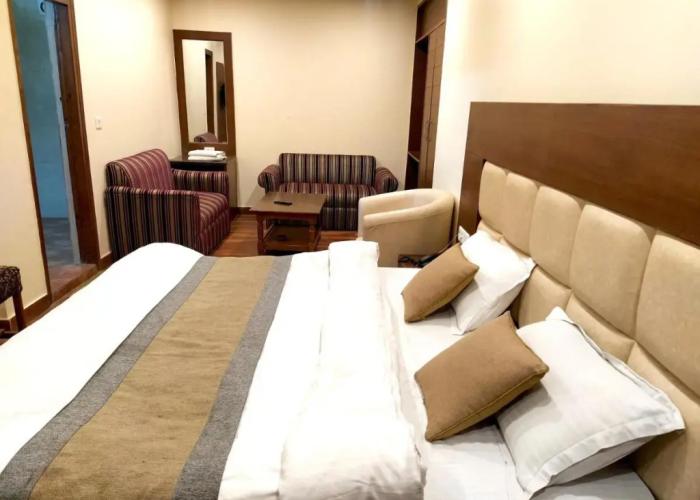Hotel Samrat | On Mall Road with complimentary Parking