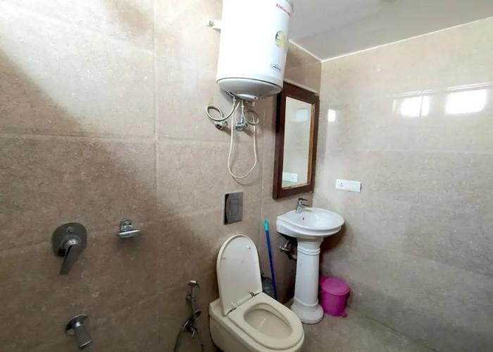 Hotel Samrat | On Mall Road with complimentary Parking