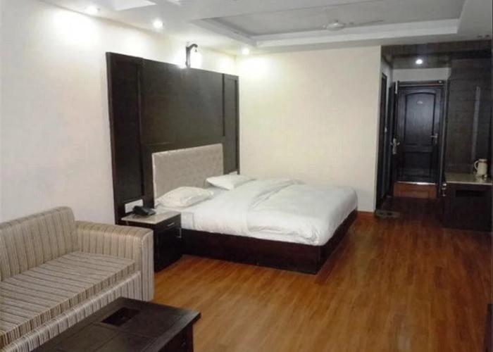 Hotel Basera