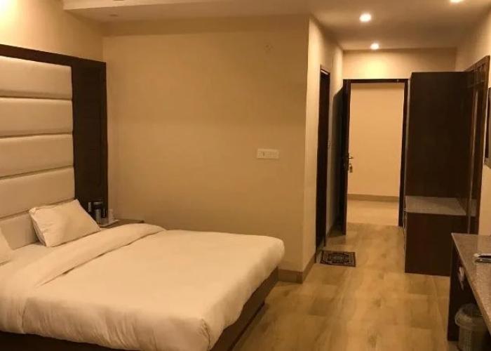 Hotel Basera