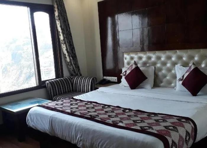 Hotel Basera