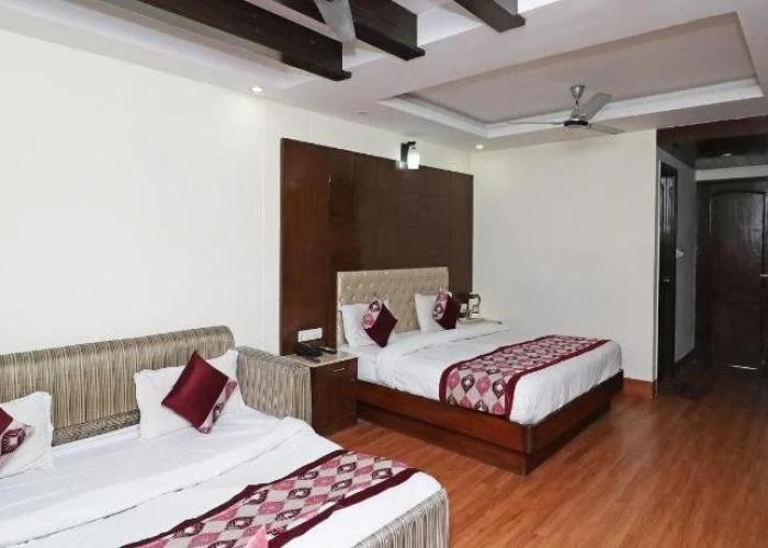 Hotel Basera