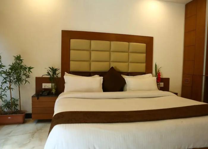 Hotel Devlok Primal