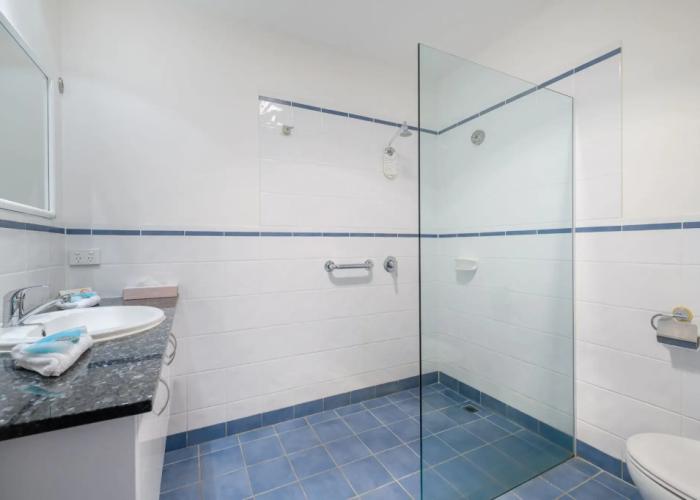 Mayfair Plaza Motel