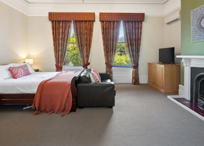 Clydesdale Manor