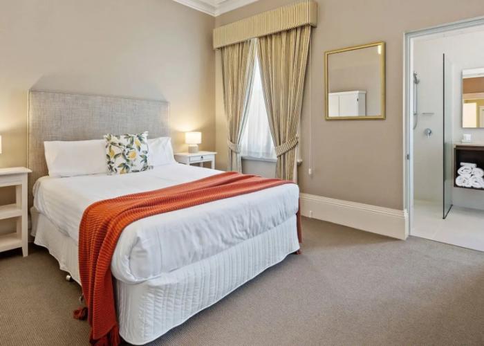Clydesdale Manor