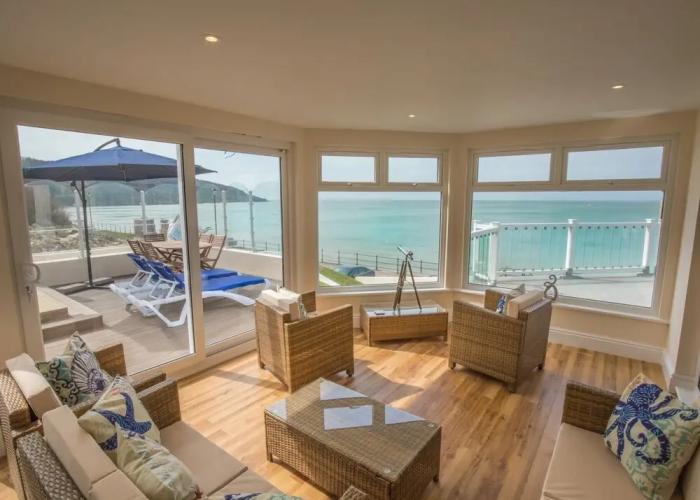 Beachside Apartment On The Beach