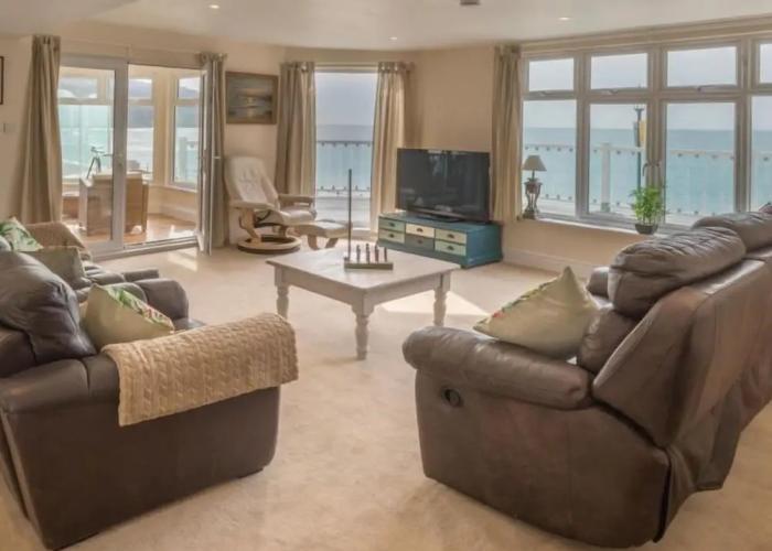 Beachside Apartment On The Beach