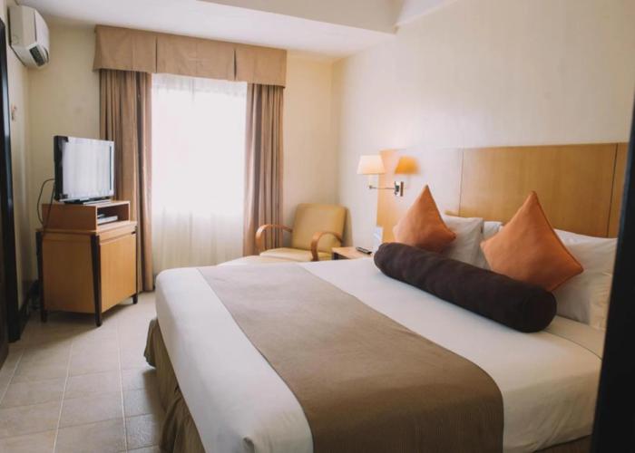 Pontefino Hotel and Residences