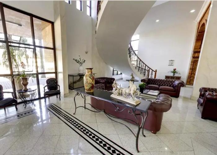 Marques Plaza Hotel