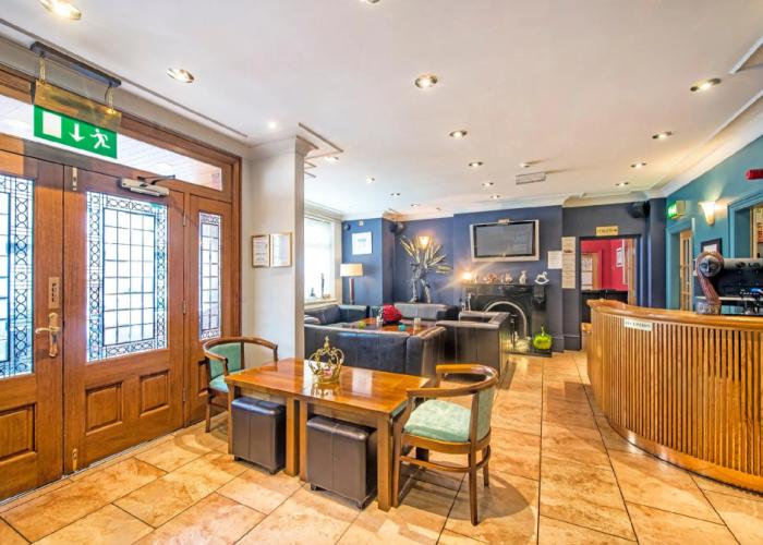 Dovedale Hotel