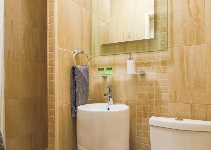 OYO Hotel Mj Kingsway