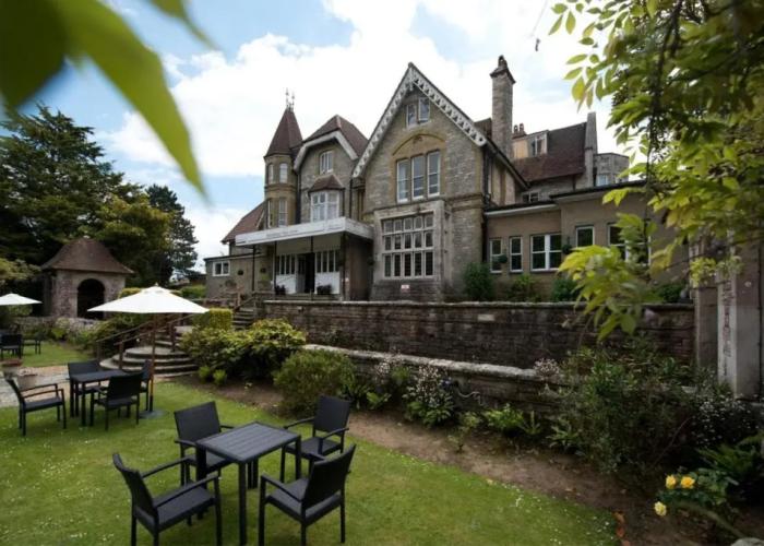 The Broadway Park Hotel