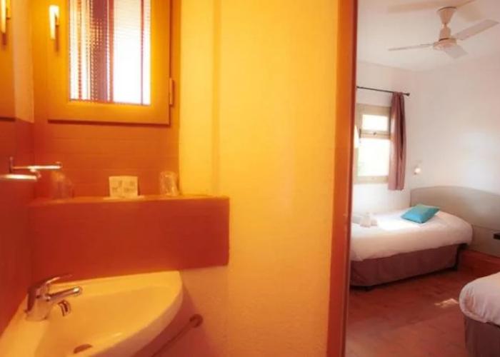 Marina Hotel Club