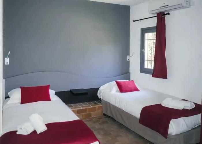 Marina Hotel Club
