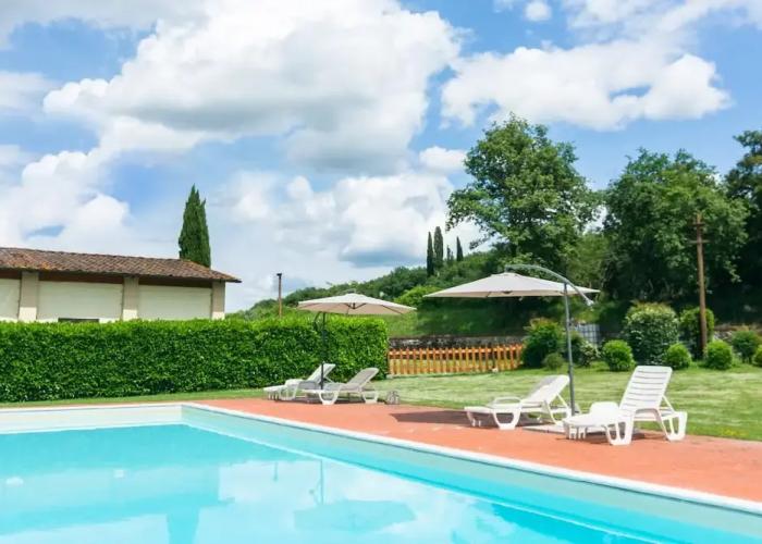 Country House With Pool and Court