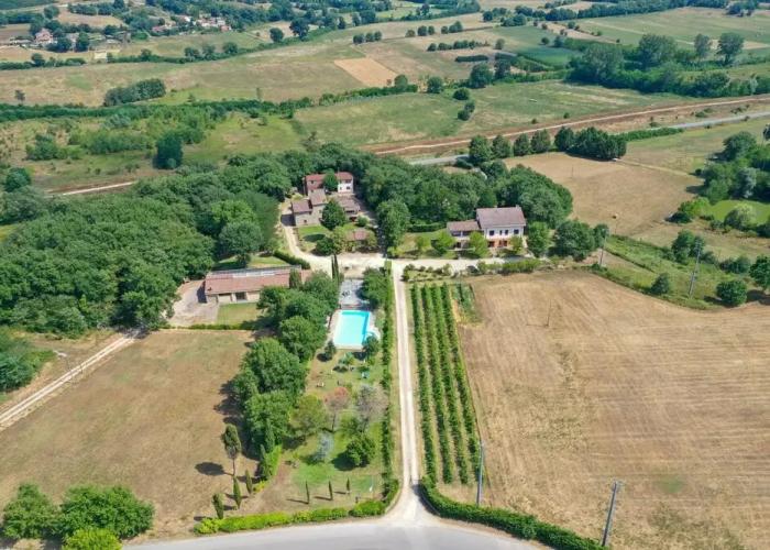 Three-room Apartment on the Outskirts of Chianti