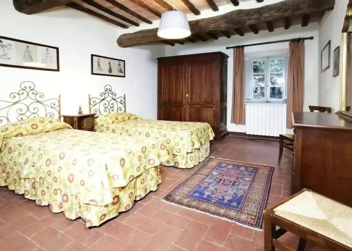 Apartment in Sovicille With Heating