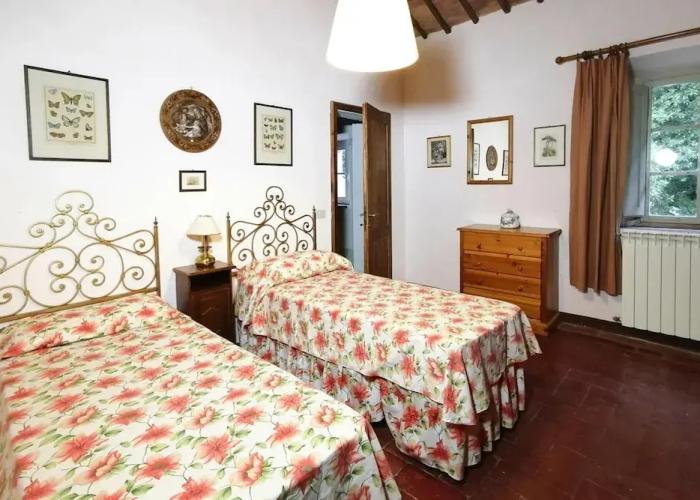 Apartment in Sovicille With Heating