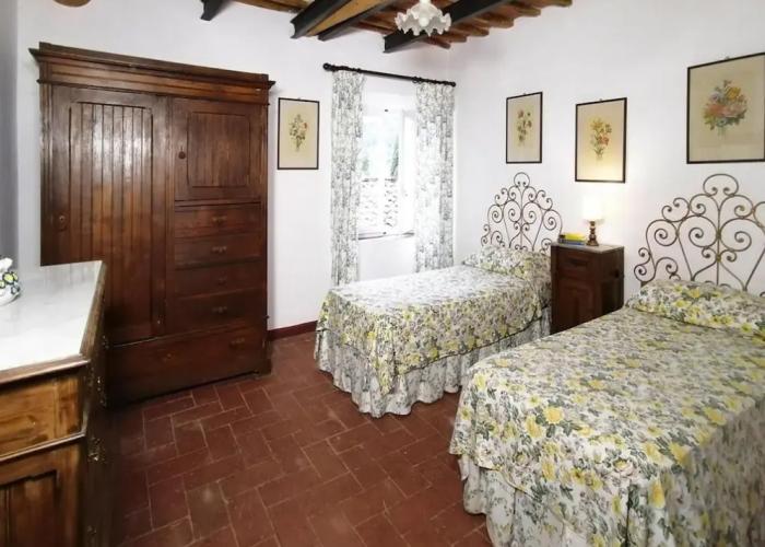 Apartment in Sovicille With Heating