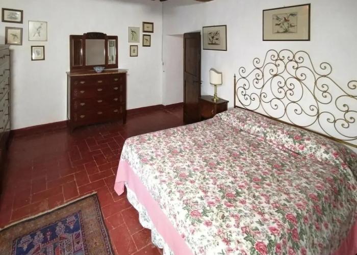 Apartment in Sovicille With Heating
