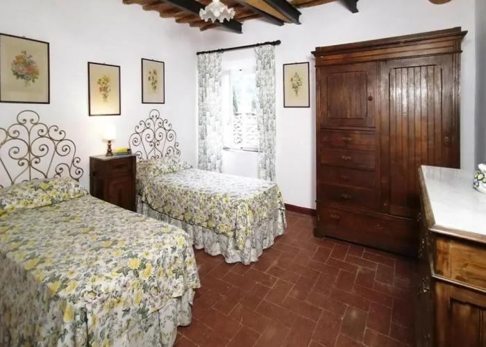 Apartment in Sovicille With Heating
