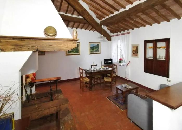 Apartment in Sovicille With Heating