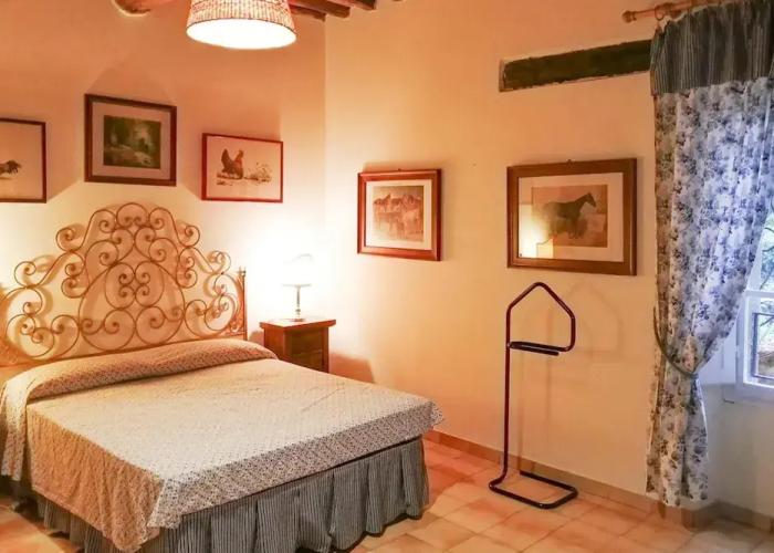 Apartment in Sovicille With Heating