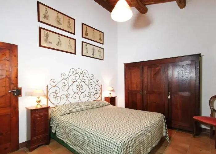 Apartment in Sovicille With Heating