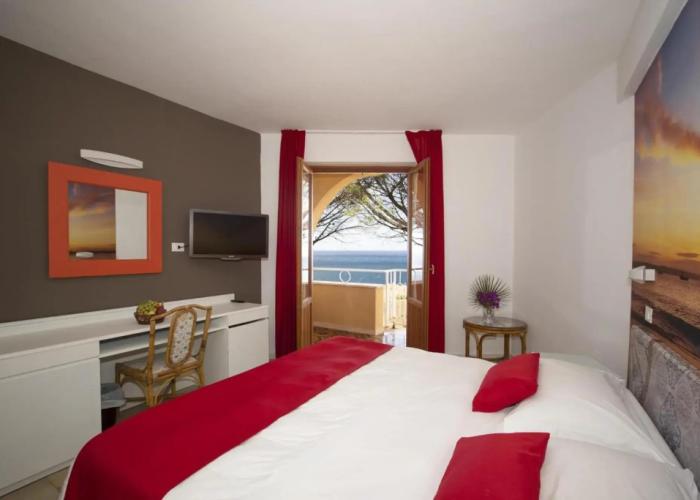 Perla del Golfo Resort