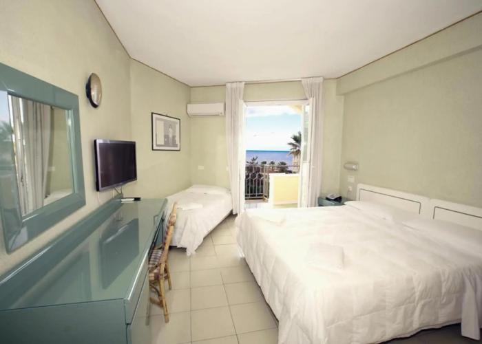 Perla del Golfo Resort