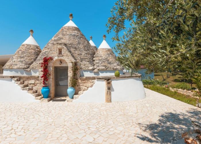 Fantastic Trulli Olea With Pool Garden