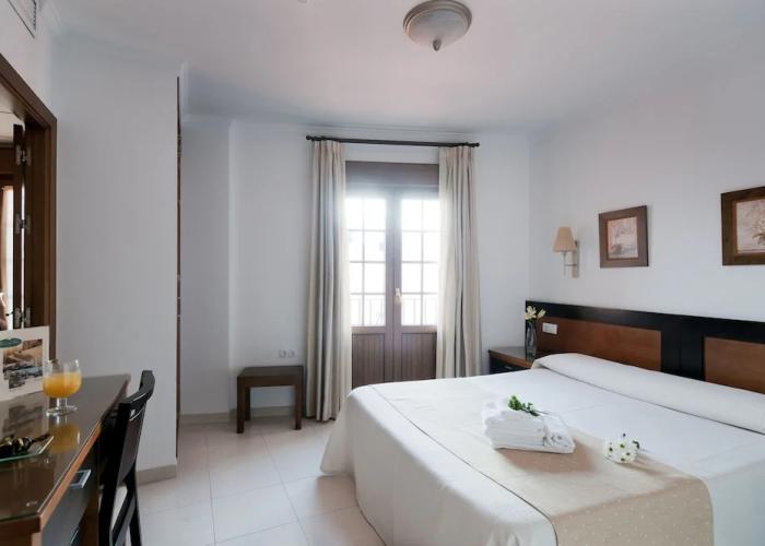 Hotel Restaurante Blanco y Verde