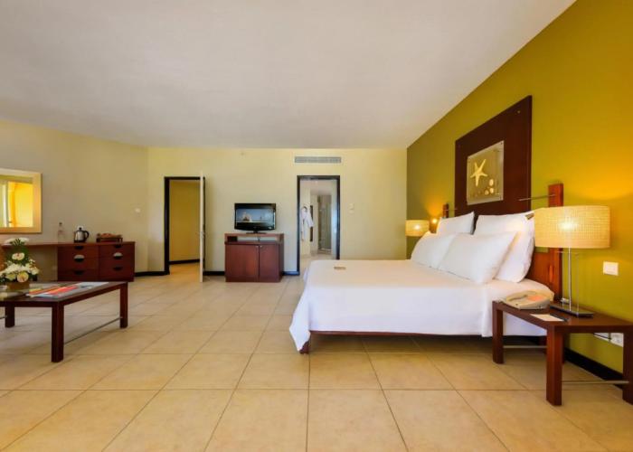 Victoria Beachcomber Resort & Spa