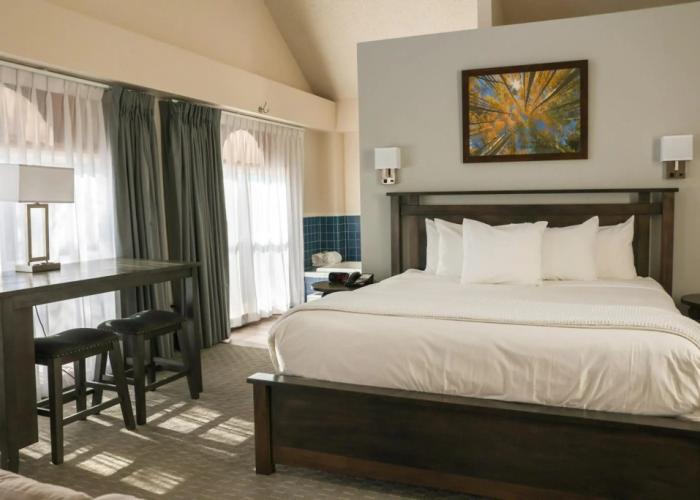 Lone Tree Golf Club And Hotel