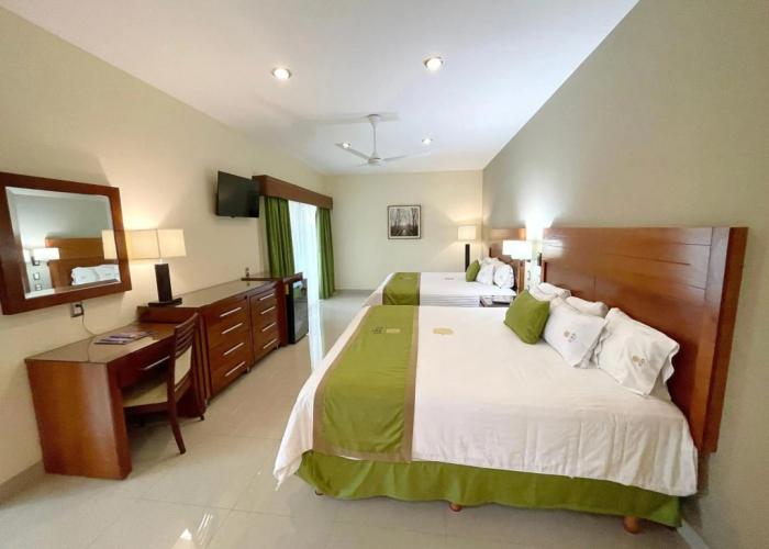 Hotel Ecce Inn & Spa