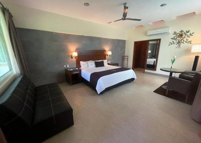 Hotel Ecce Inn & Spa