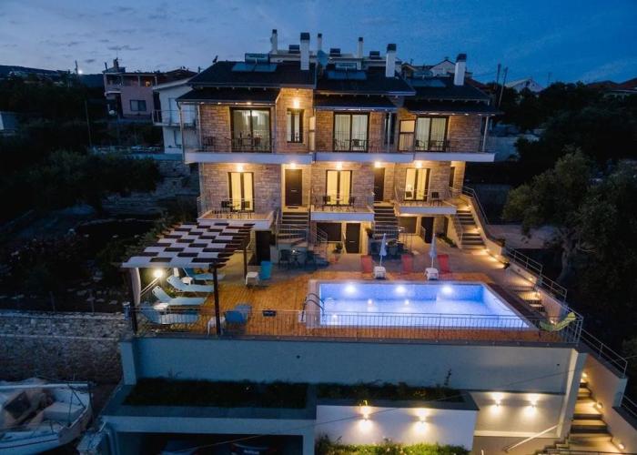 Villa Mons & Mare