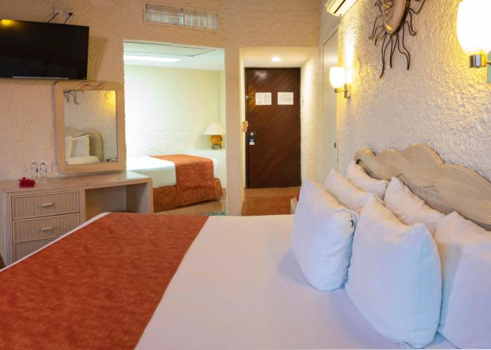 Cabo Blanco Hotel & Marina