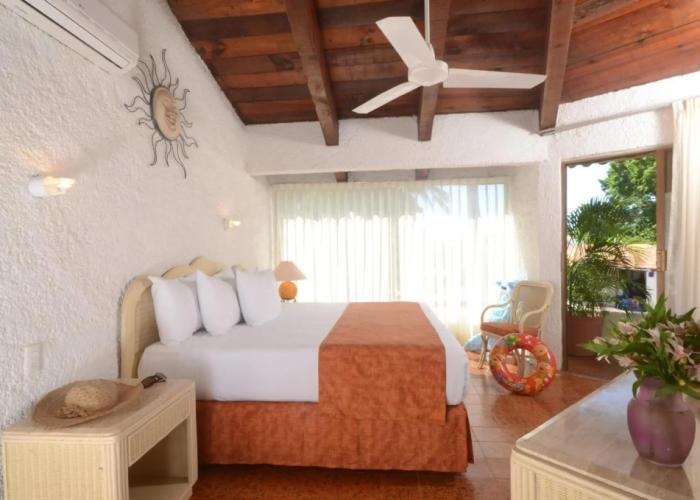 Cabo Blanco Hotel & Marina
