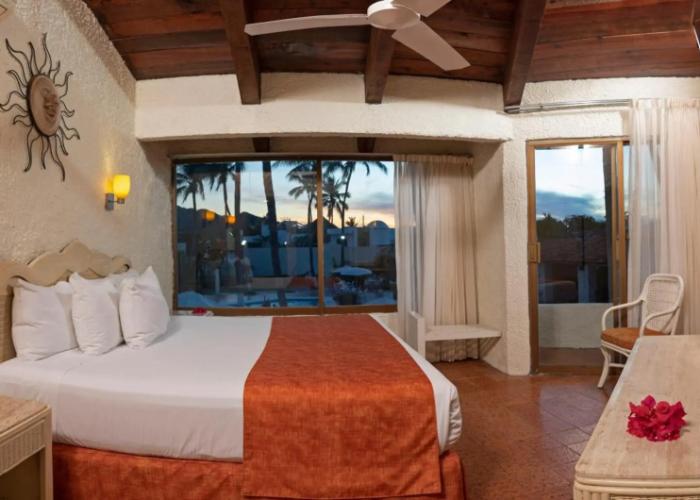 Cabo Blanco Hotel & Marina
