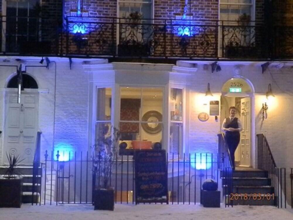 The Crescent Victoria Hotel