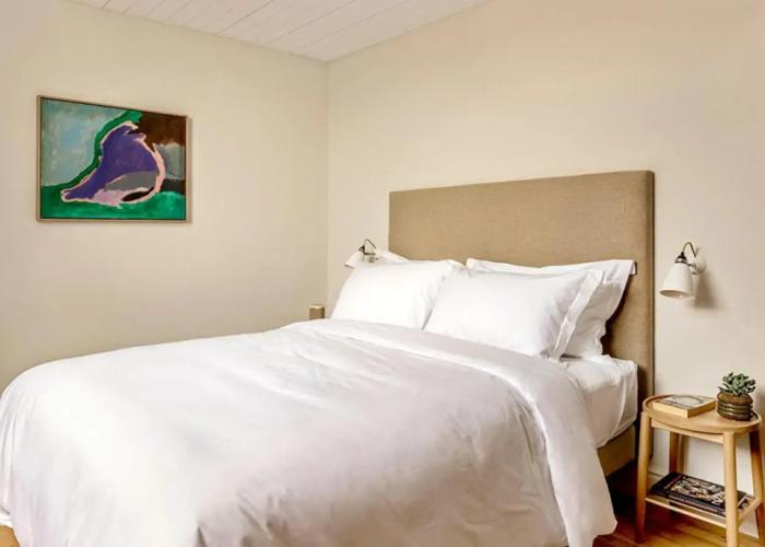 Fort Road Hotel