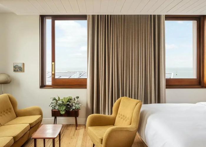 Fort Road Hotel