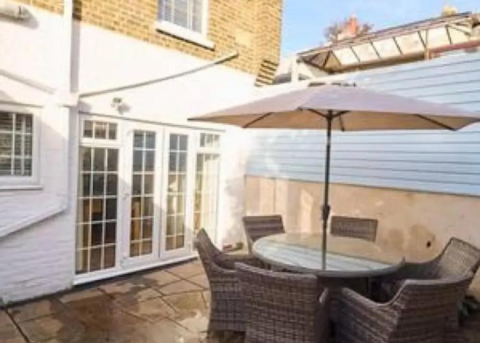 Host Stay Grosvenor Hill