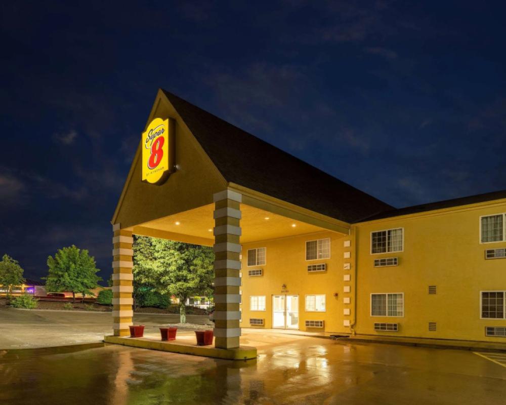 Super 8 by Wyndham De Soto