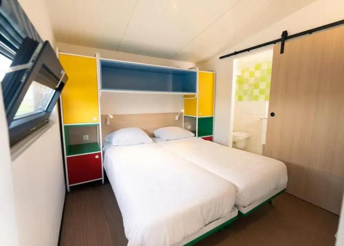 Luxury Lodge, 2 Bathrooms, Near the Sea