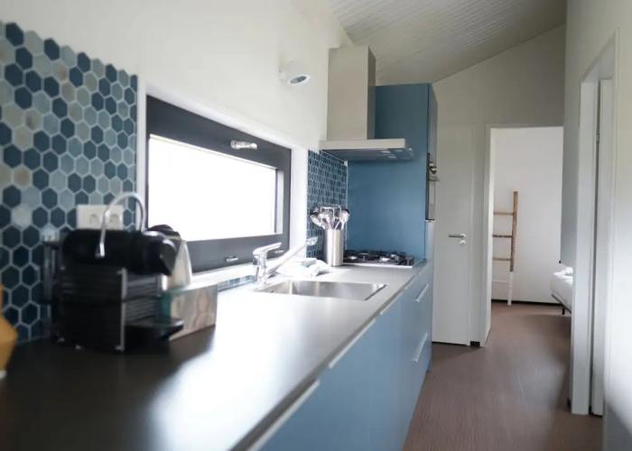 Comfy Lodge Close to Sea With Microwave