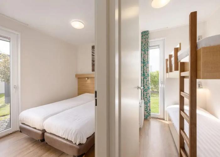 Single Storey Lodge With Dishwasher, Near the Beach