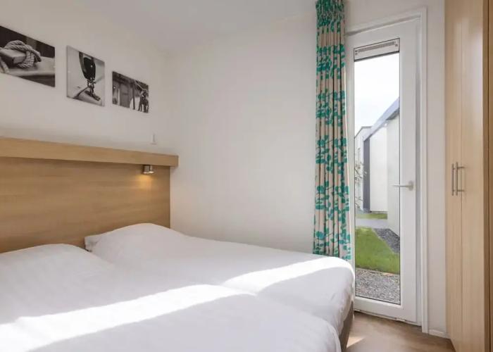 Single Storey Lodge With Dishwasher, Near the Beach